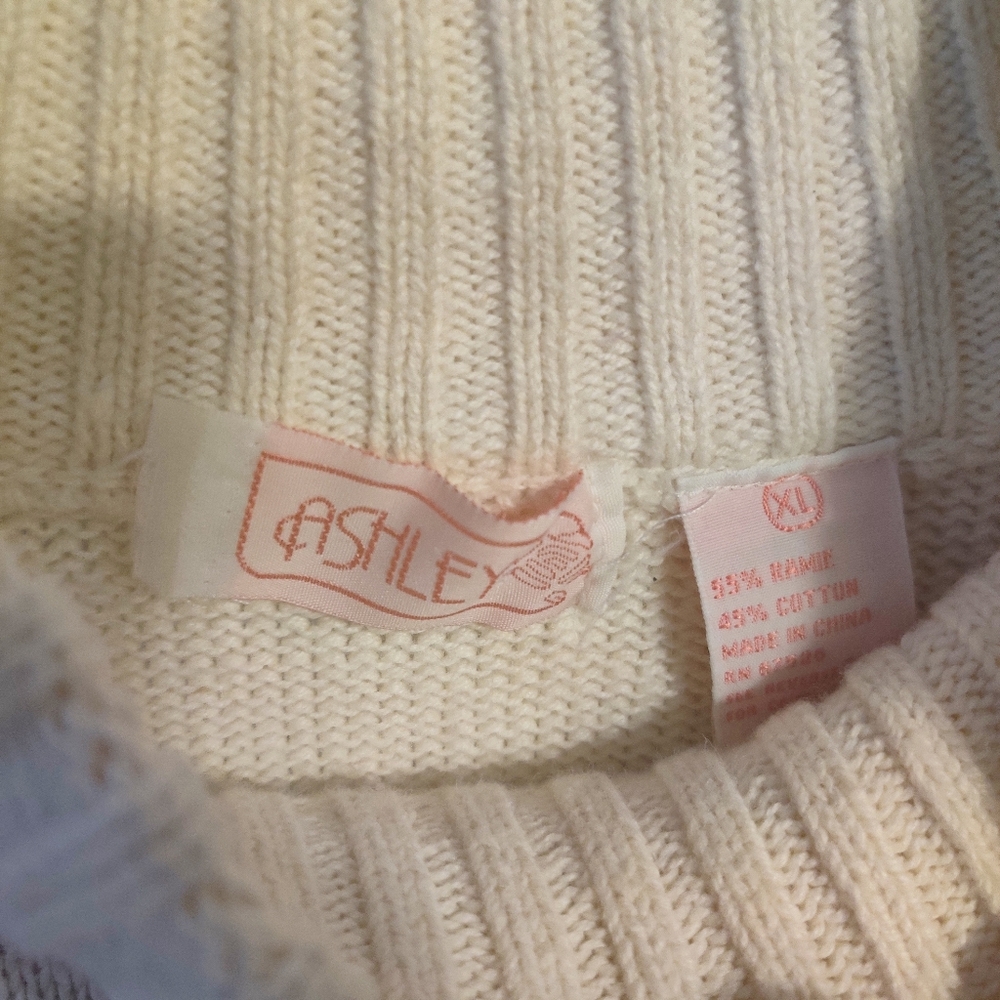 ๐นSOLD๐น๐ฆ VINTAGE Grandma Mock Neck Knit Sweater - Picture 7 of 7